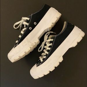 Chuck Taylor All Star Lugged Ox Sneakers - Size 9